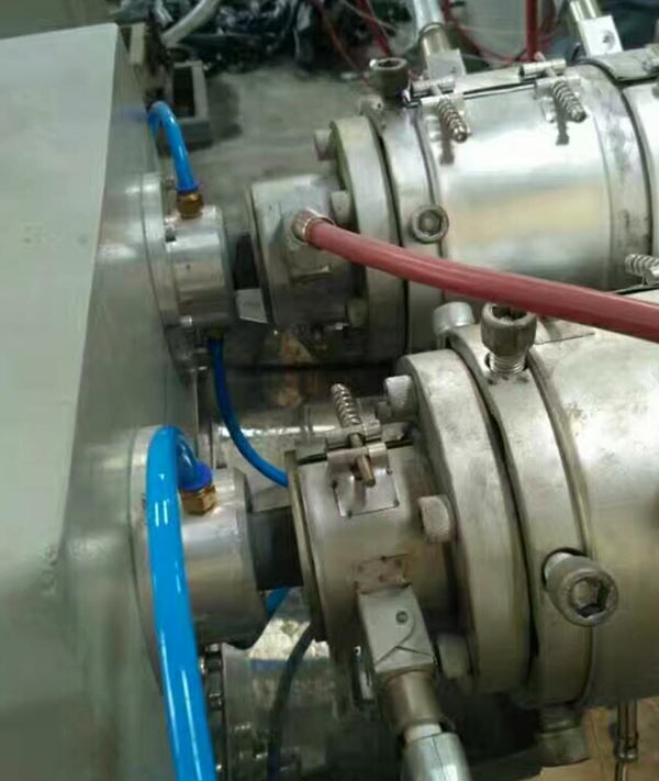 PVC一出二擠出機1