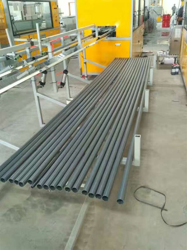 PVC一出四擠出機成品